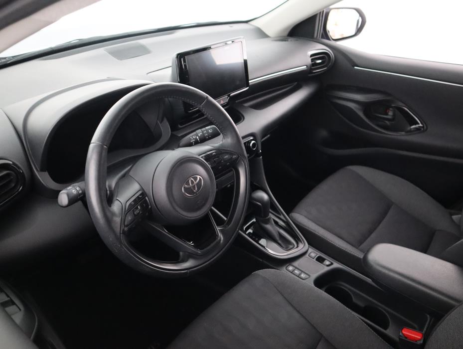 TOYOTA Yaris 2024