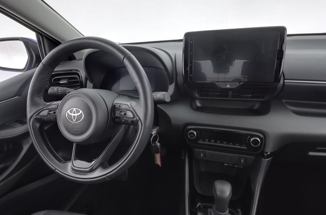 TOYOTA Yaris 2024