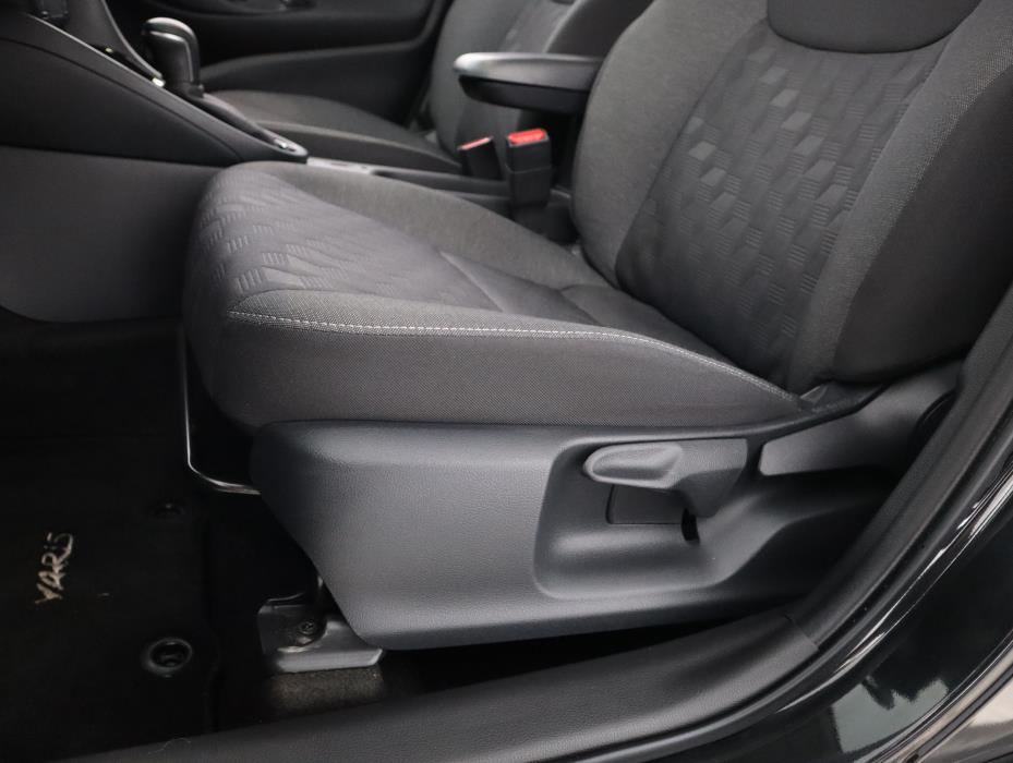 TOYOTA Yaris 2024