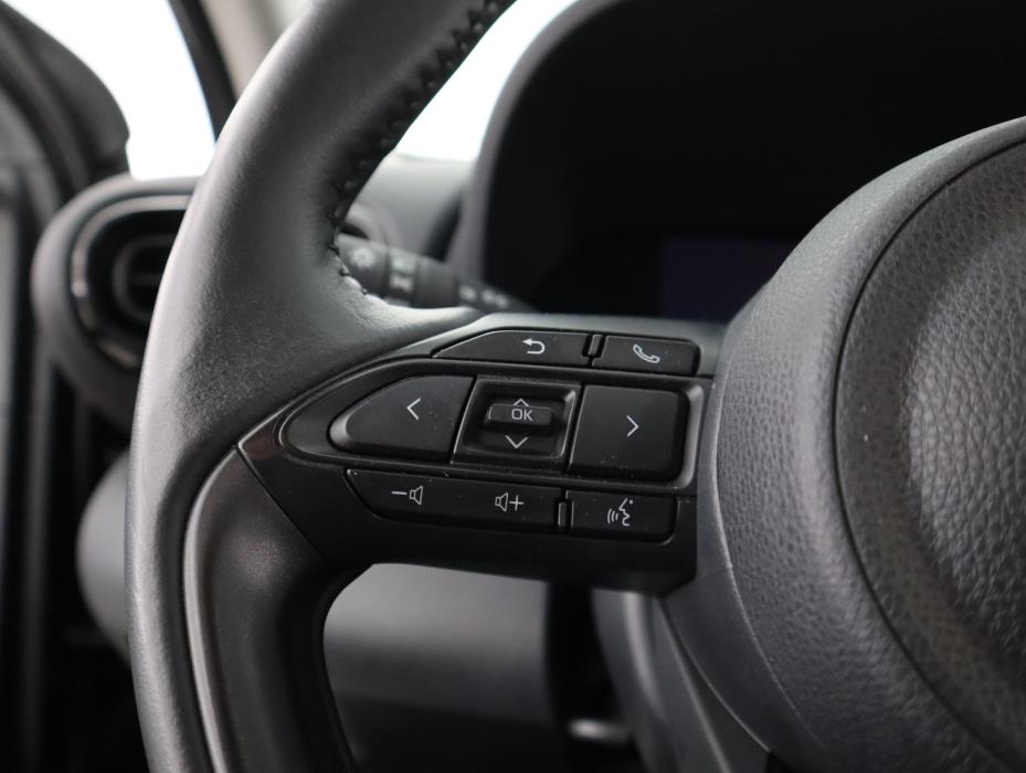TOYOTA Yaris 2024