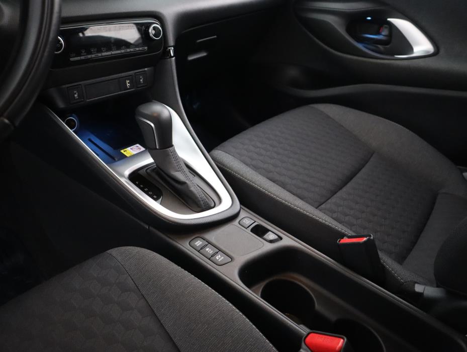 TOYOTA Yaris 2021