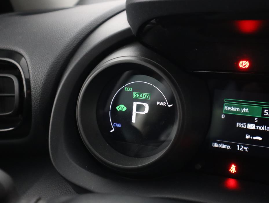 TOYOTA Yaris 2021