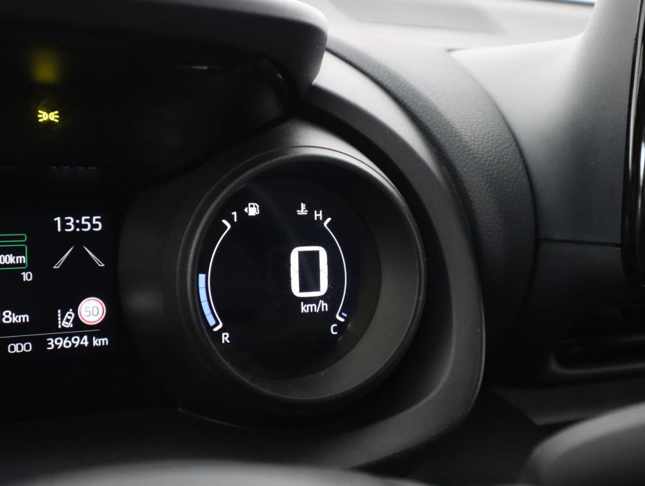 TOYOTA Yaris 2021