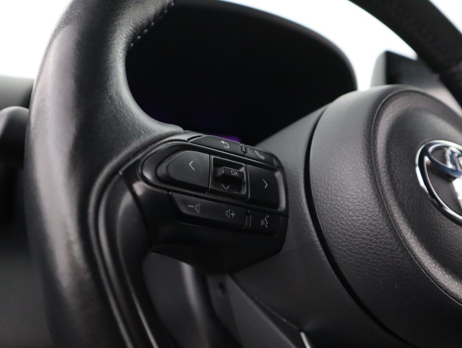 TOYOTA Yaris Cross 2023
