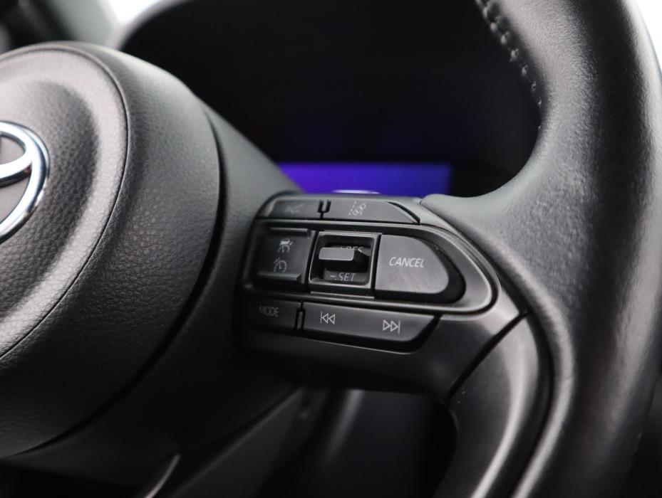 TOYOTA Yaris Cross 2023