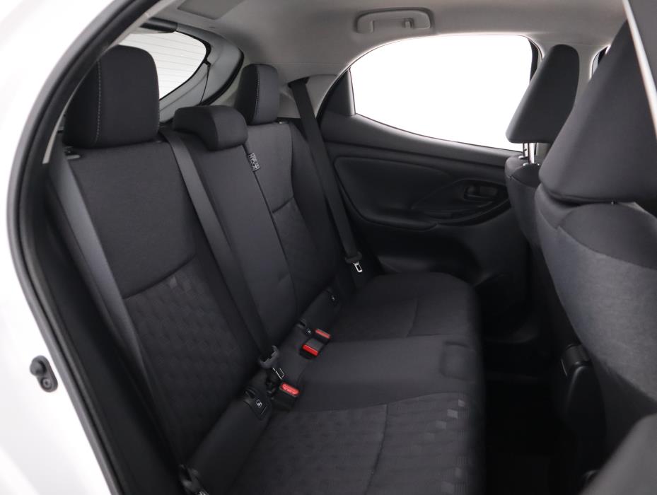 TOYOTA Yaris 2025