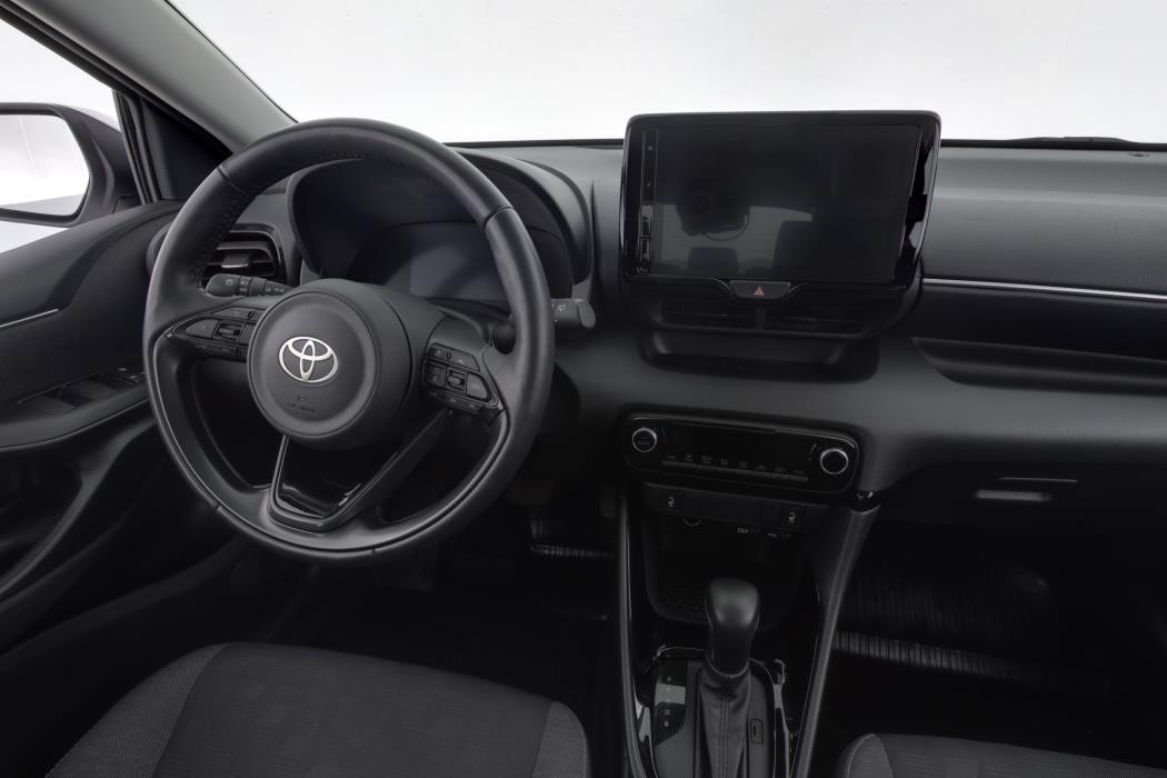 TOYOTA Yaris 2025