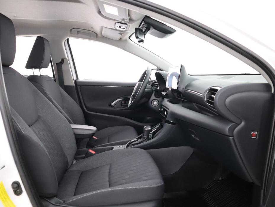 TOYOTA Yaris 2025