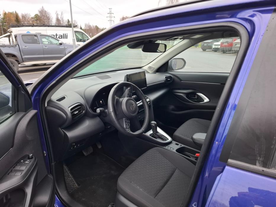 TOYOTA Yaris Cross 2025