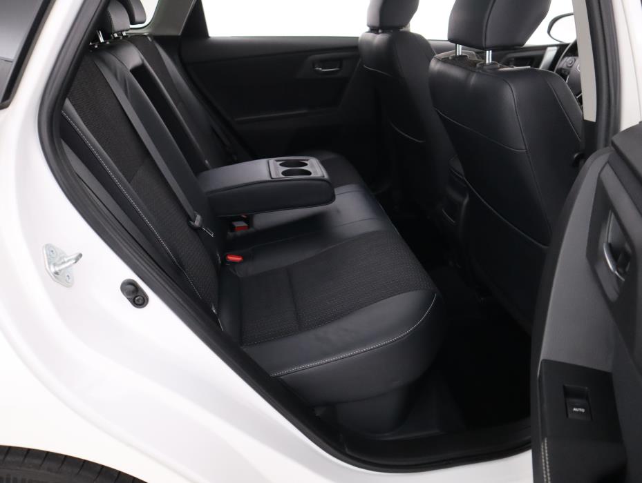 TOYOTA Auris 2014