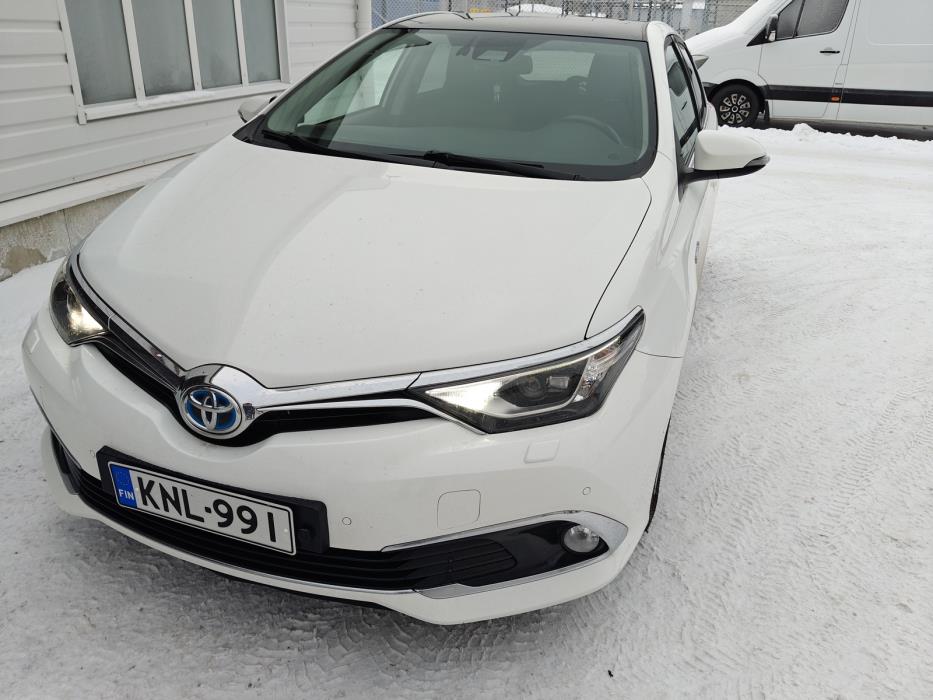 TOYOTA Auris 2016