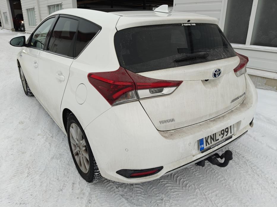 TOYOTA Auris 2016