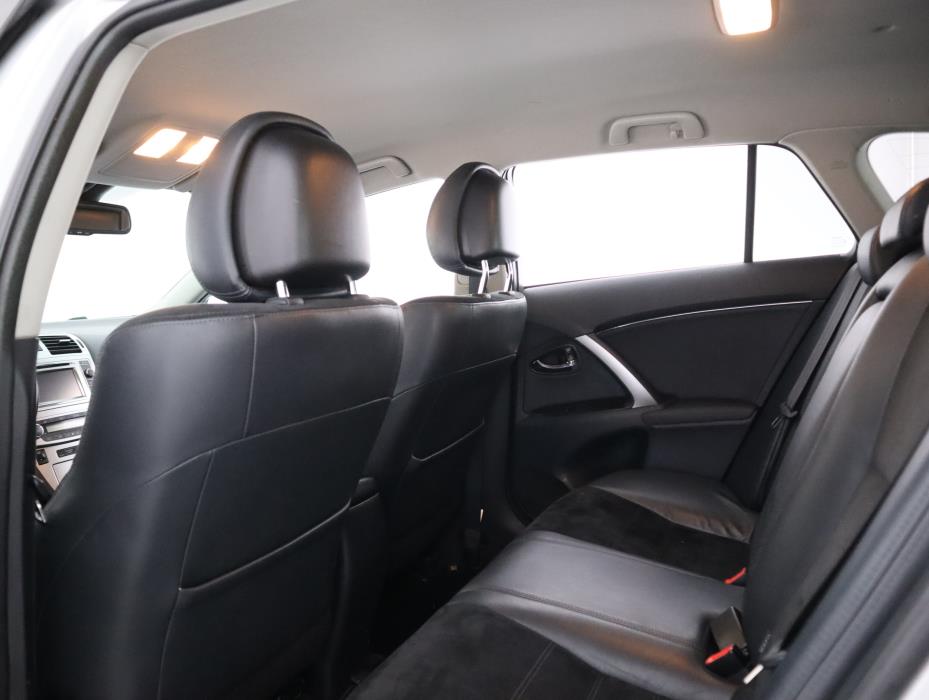 TOYOTA Avensis 2013