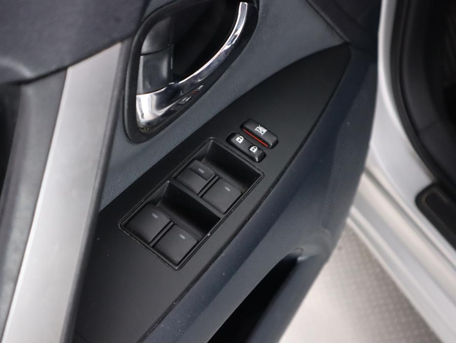 TOYOTA Avensis 2013