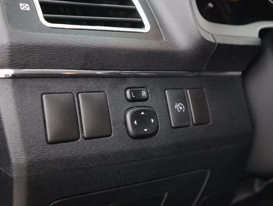 TOYOTA Avensis 2013