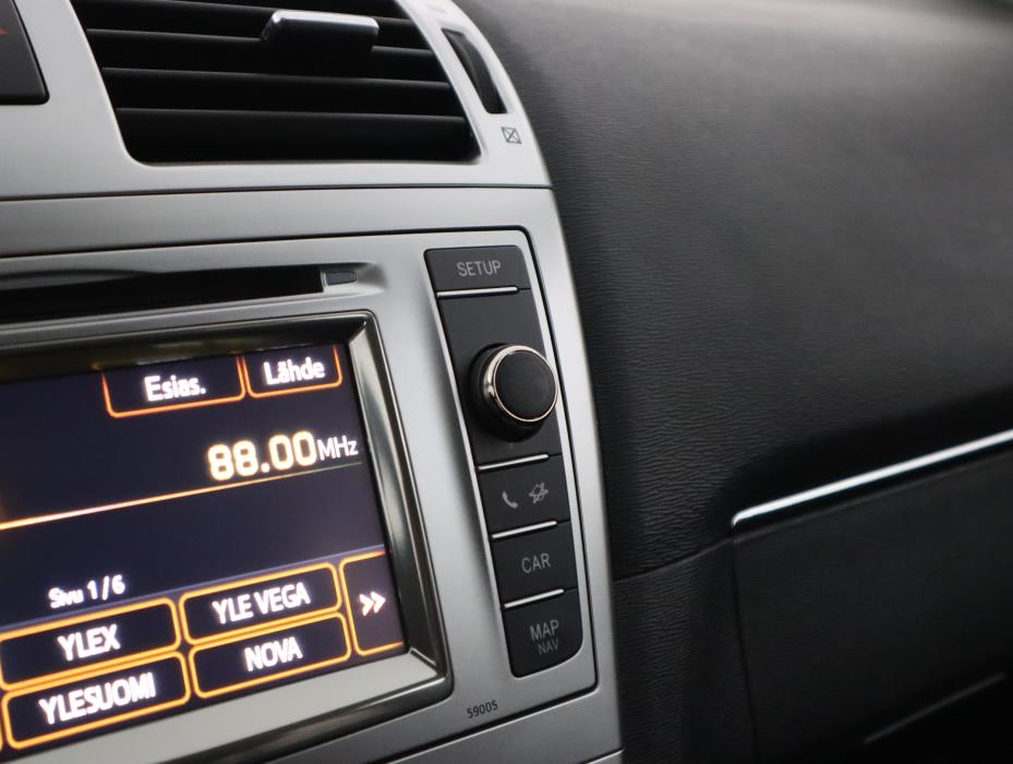 TOYOTA Avensis 2013