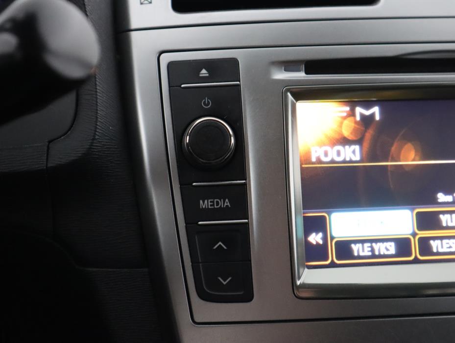 TOYOTA Avensis 2013