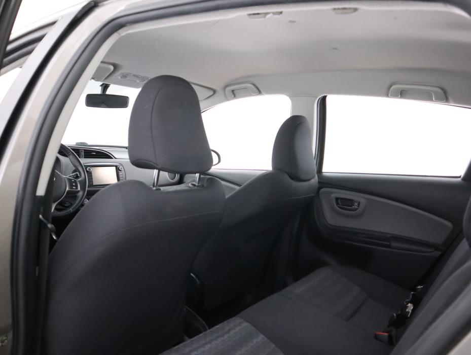 TOYOTA Yaris 2016
