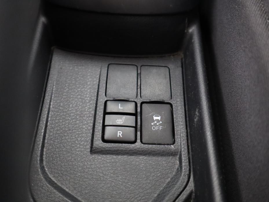 TOYOTA Yaris 2016
