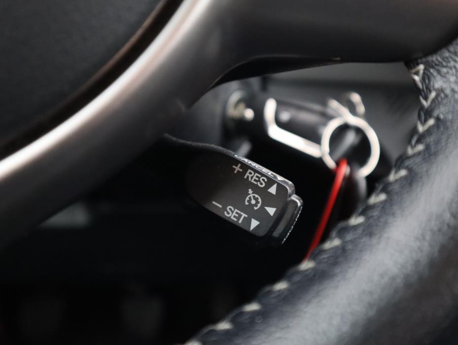 TOYOTA Yaris 2016