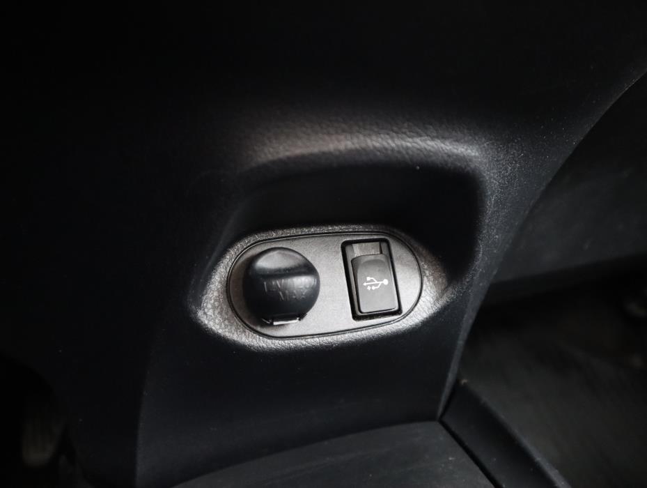TOYOTA Yaris 2016