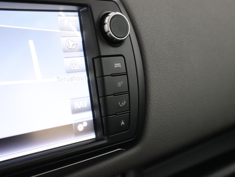 TOYOTA Yaris 2016