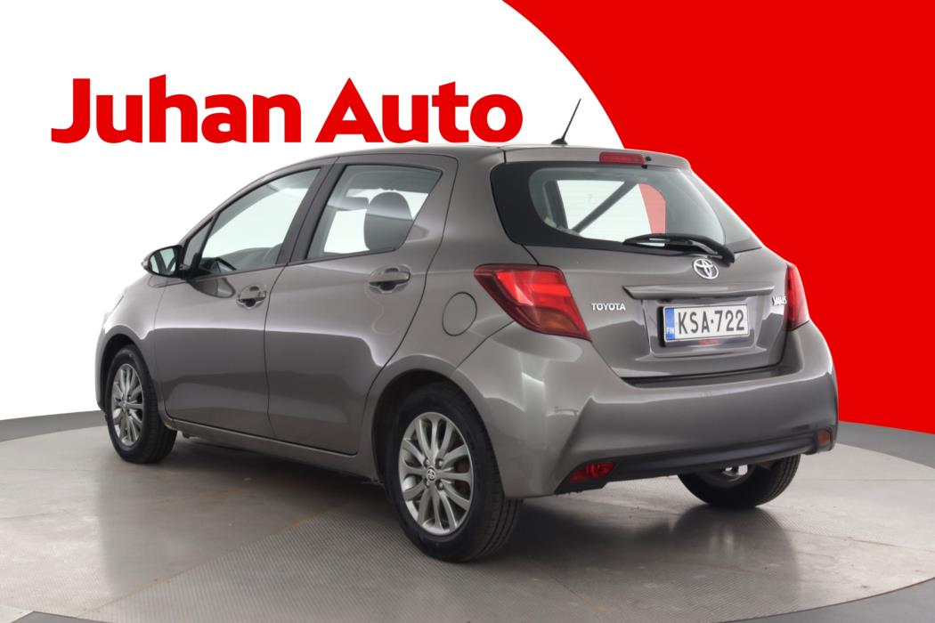TOYOTA Yaris 2016