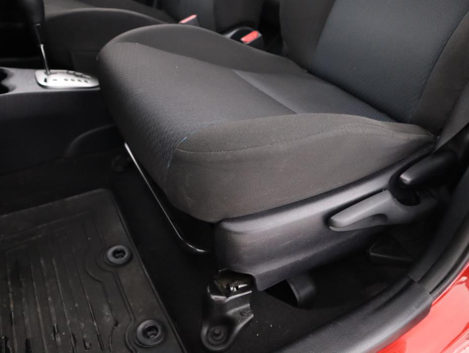 TOYOTA Yaris 2013