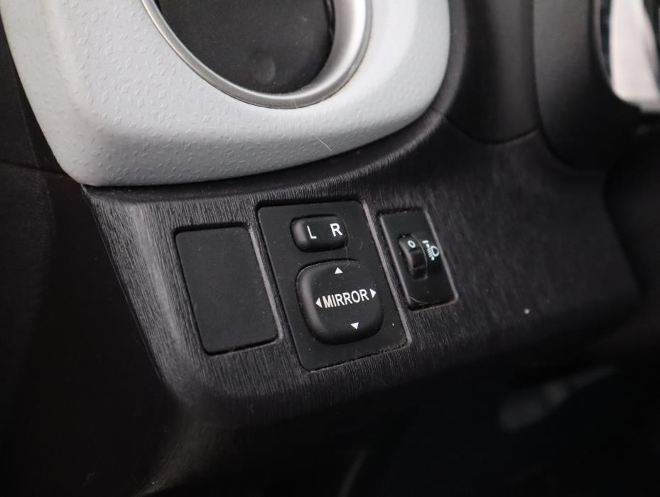 TOYOTA Yaris 2013