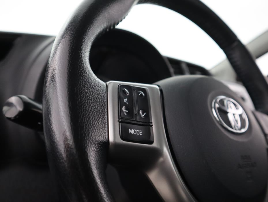 TOYOTA Yaris 2013