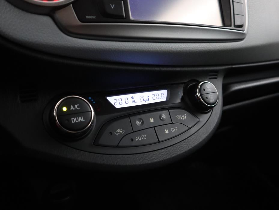 TOYOTA Yaris 2013