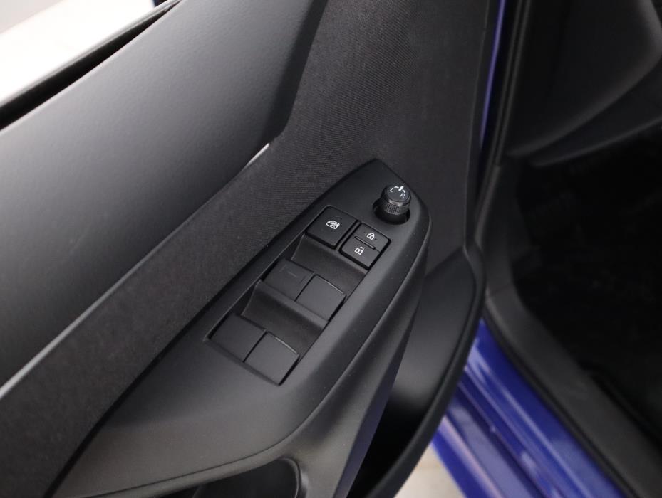 TOYOTA Yaris 2025