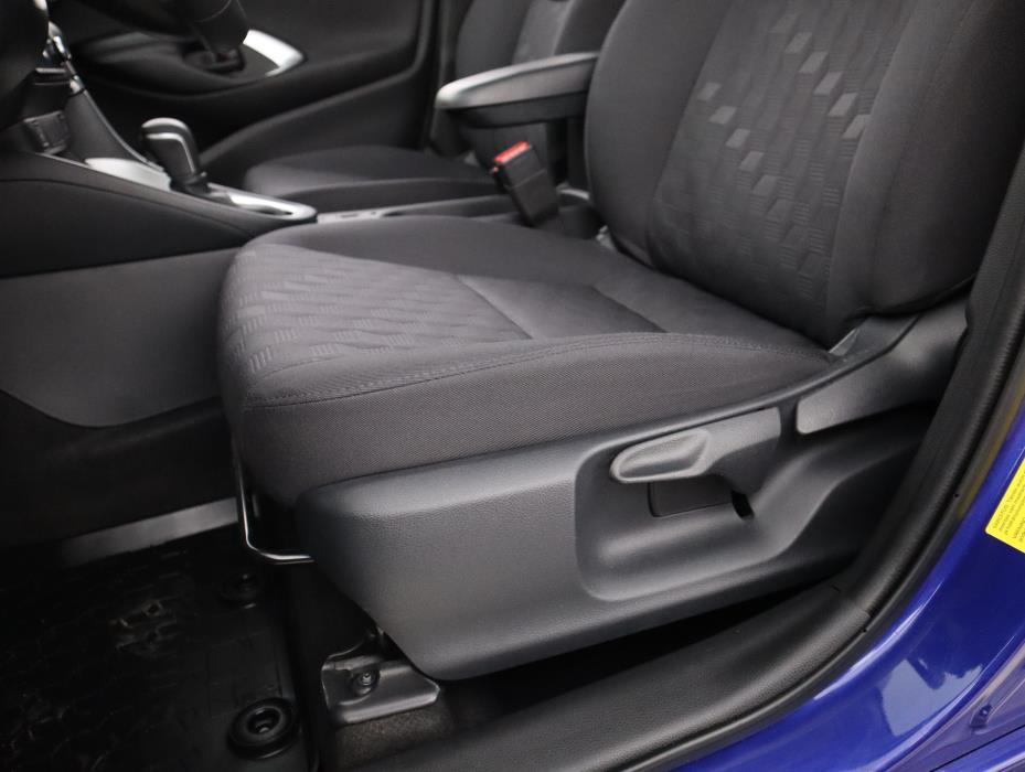 TOYOTA Yaris 2025