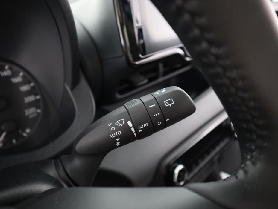 TOYOTA Yaris 2025