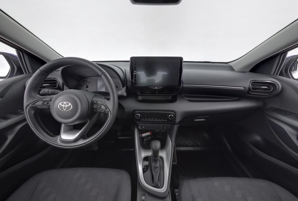 TOYOTA Yaris 2025