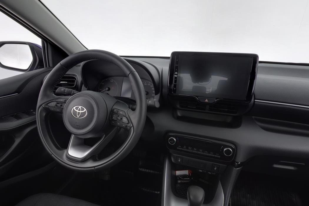 TOYOTA Yaris 2025