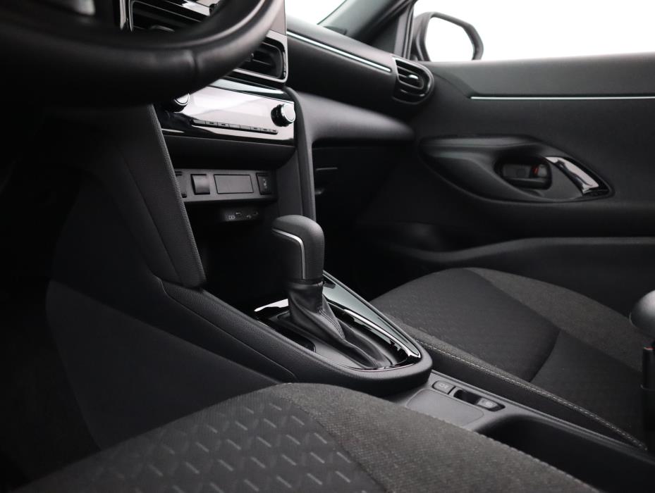 TOYOTA Yaris Cross 2025