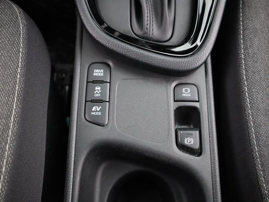 TOYOTA Yaris Cross 2025