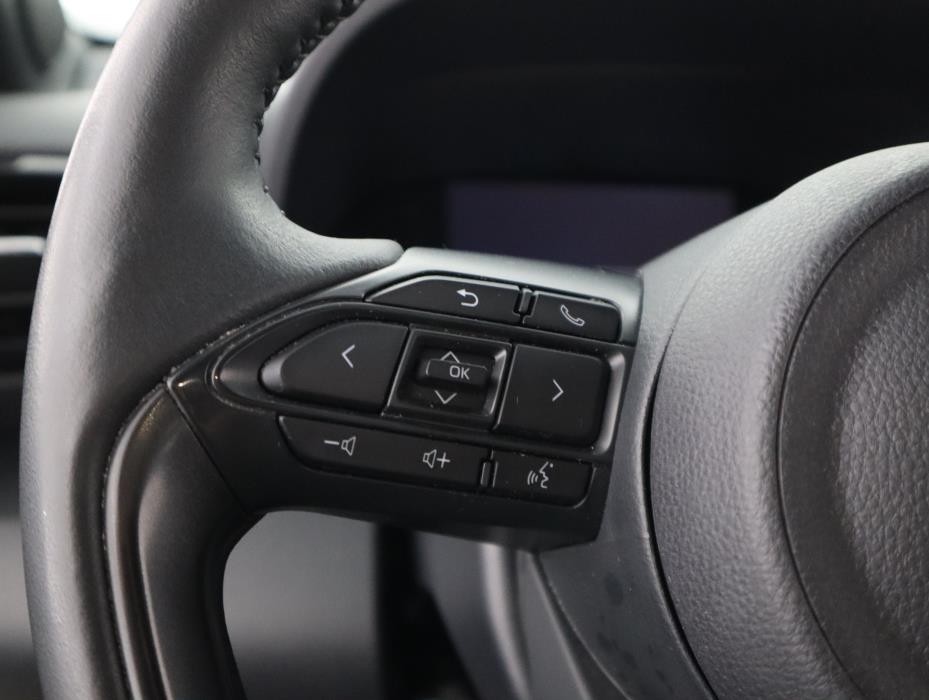 TOYOTA Yaris Cross 2025