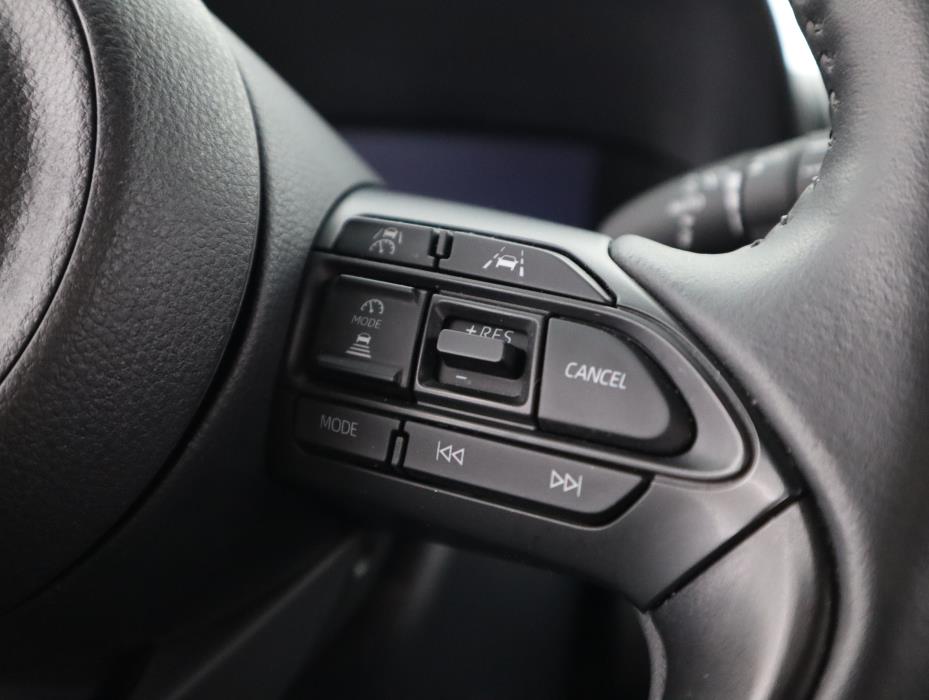 TOYOTA Yaris Cross 2025