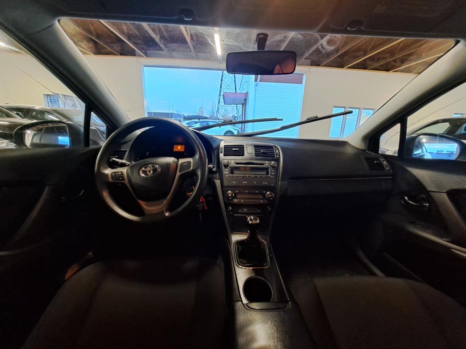 TOYOTA Avensis 2011