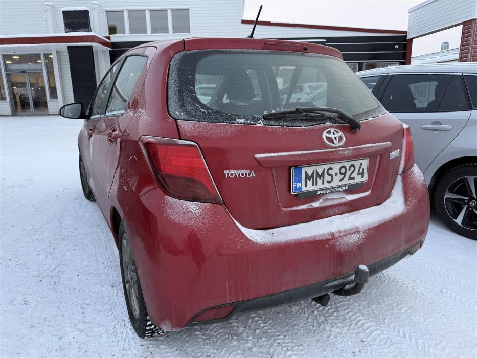 TOYOTA Yaris 2016