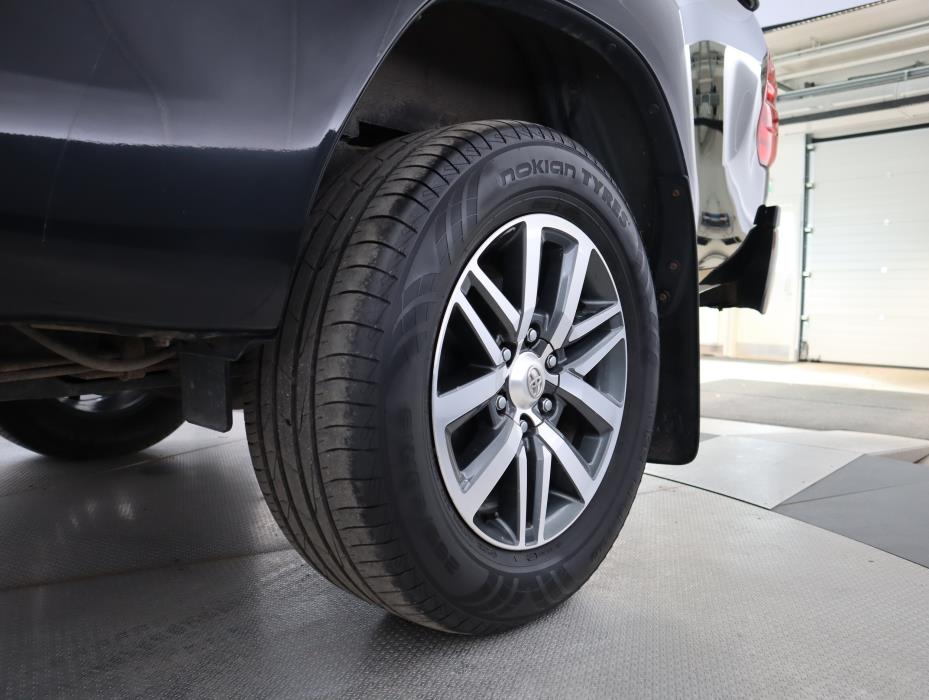 TOYOTA Hilux 2020