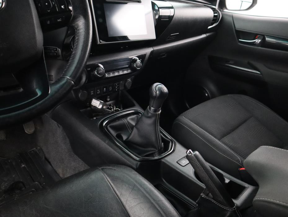 TOYOTA Hilux 2020