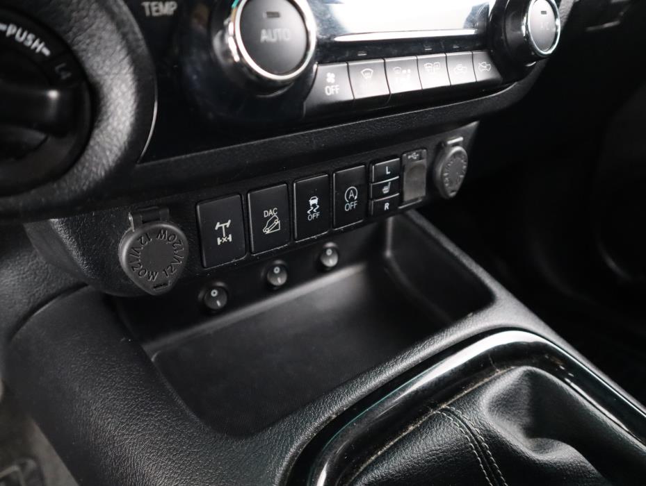 TOYOTA Hilux 2020