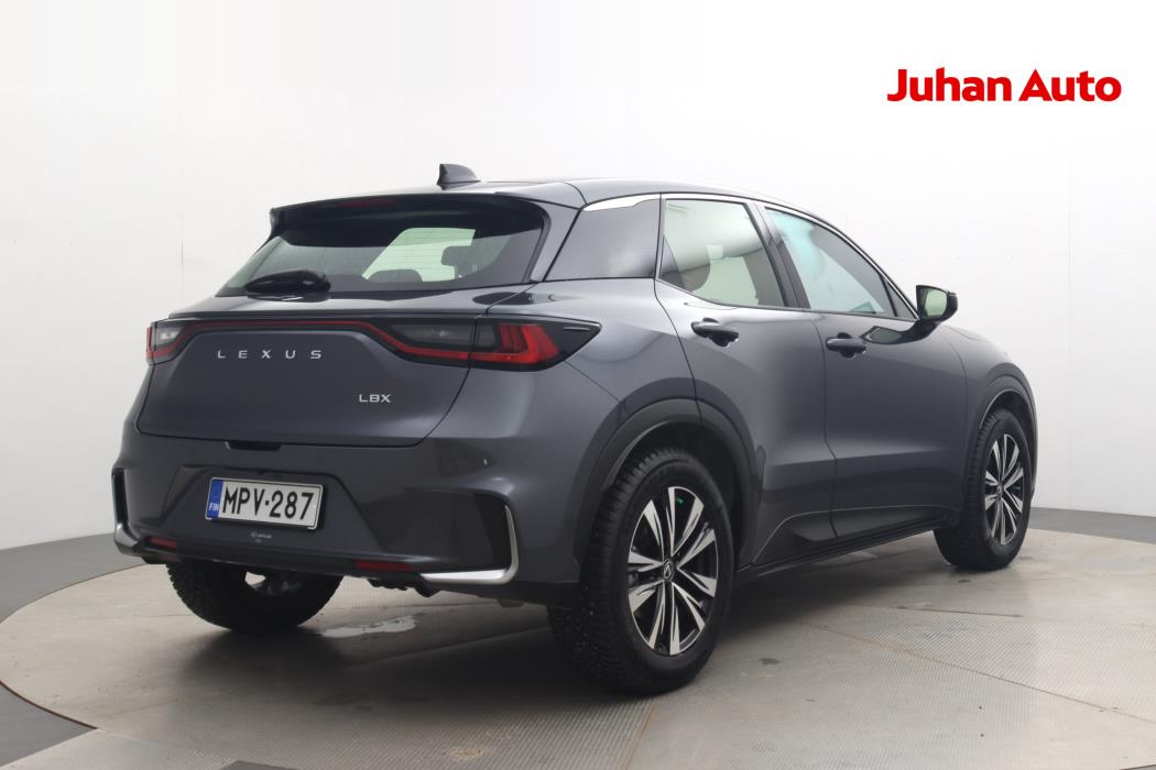 LEXUS LBX 2024