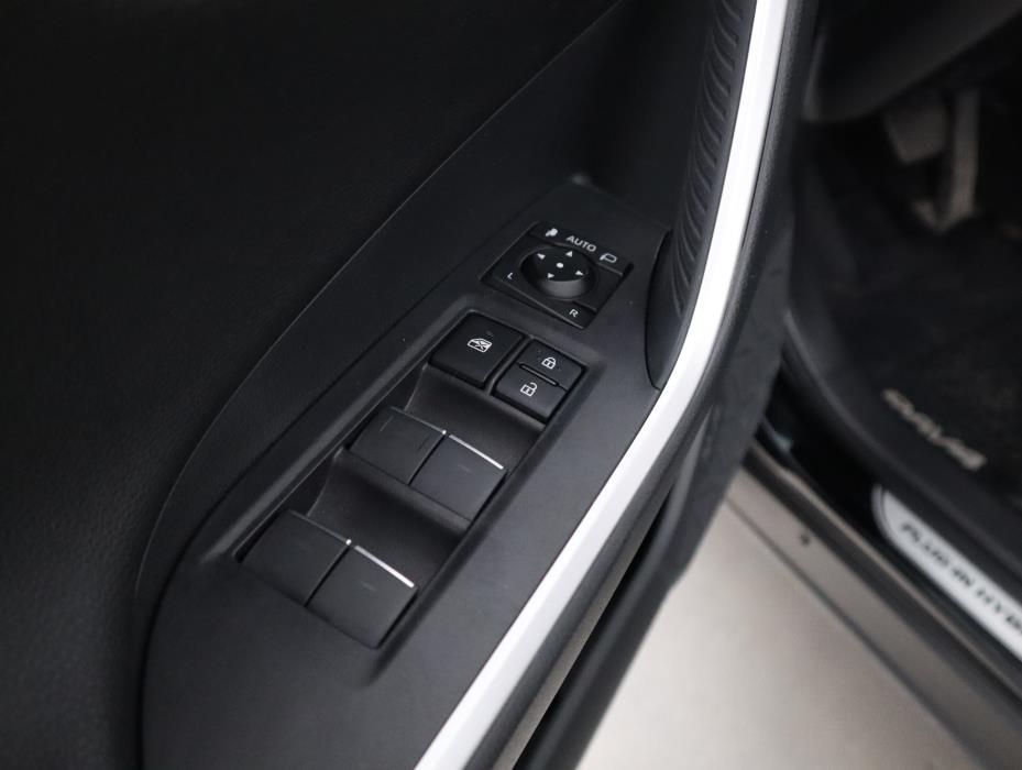 TOYOTA RAV4 Plug-in 2025