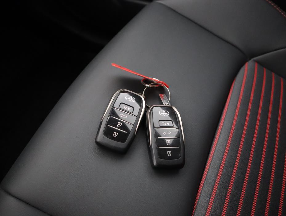 TOYOTA RAV4 Plug-in 2025