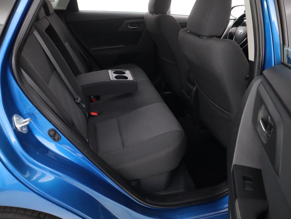 TOYOTA Auris 2013
