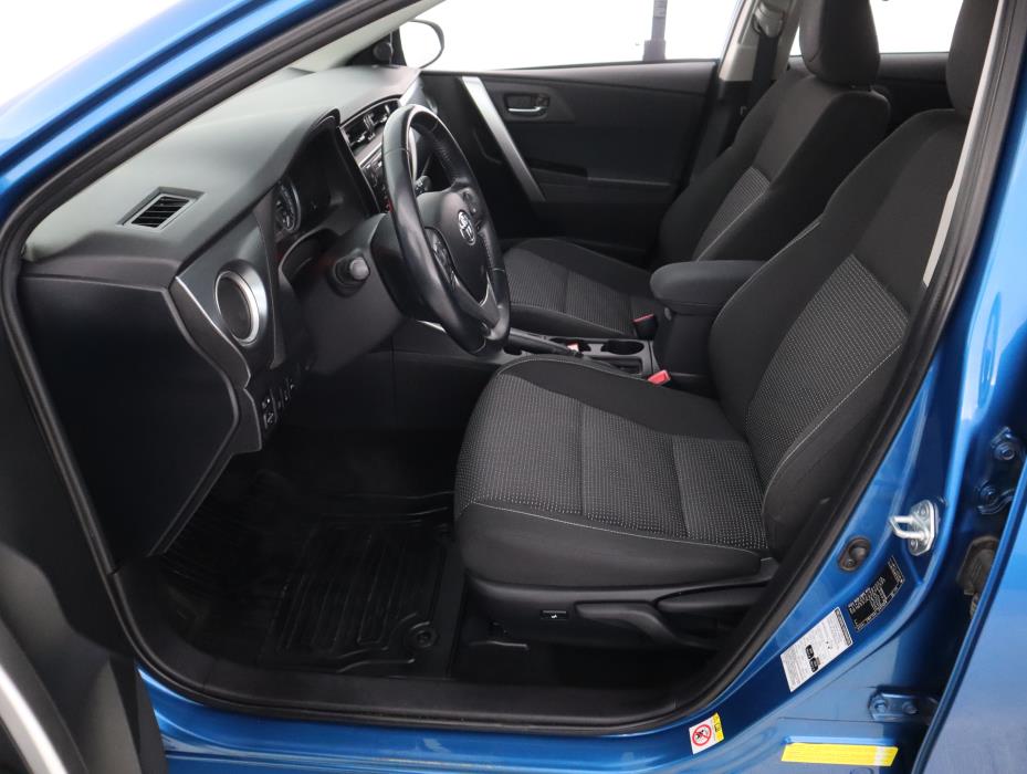 TOYOTA Auris 2013